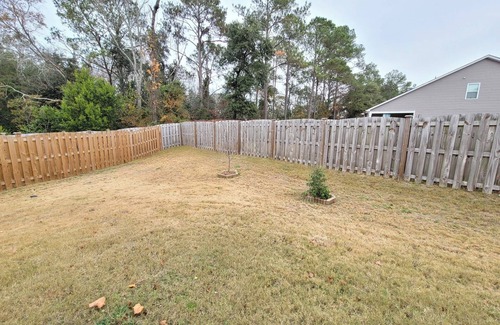 West Columbia Casa | Charming 3-bedroom house with backyard and 2-car garage