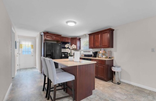 Hartford Casa | Charming 3-bedroom house in lovely West Hartford with WiFi