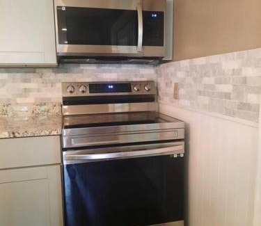Old Orchard Beach Casa | Charming 3 Bedroom, 1 Bath home