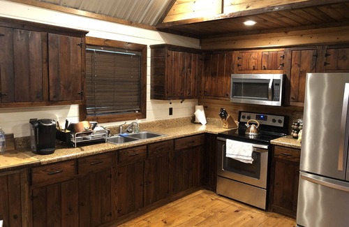Sardis Cabina | Charming 3 Bedroom 2 Bath Cabin near Sardis Lake