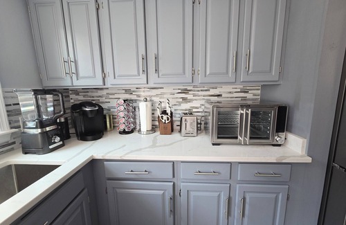 Mount Vernon Triangle Casa | Charming 3-bedroom by Convention Center DC WiFi, AC, Free off street Parking