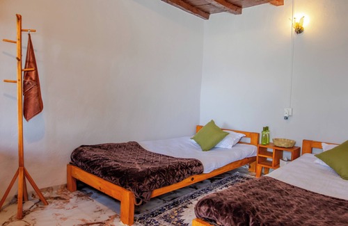 Pokhara Cama Y Desayuno | Charming 3-bedroom bed & breakfast in lovely Pokhara with best lake view.