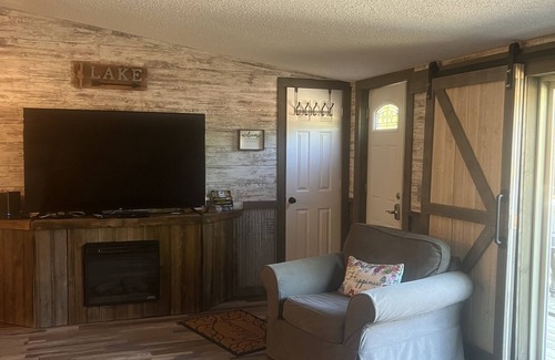 Put-in-Bay Cabina | Charming 3-bedroom cabin sleeps 10 Full Linens Provided