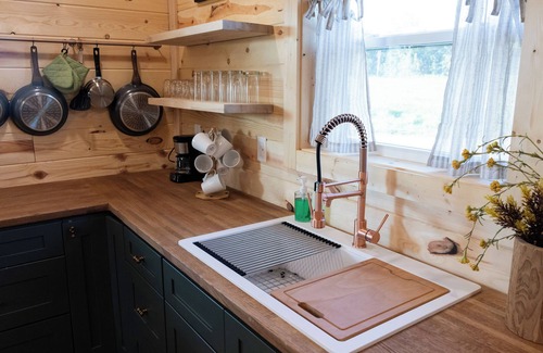Stockton Cabina | Charming 3-bedroom cabin in wonderful Stockton with AC