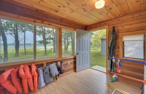 Webster Cabina | Charming 3-bedroom cabin with AC and WiFi in tranquil Webster
