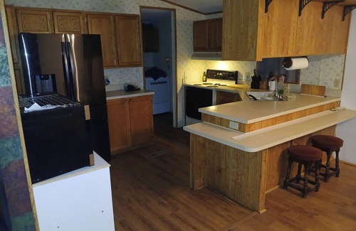 Glide Cabina | Charming 3-bedroom cabin on Little River near 8 picturesque water falls