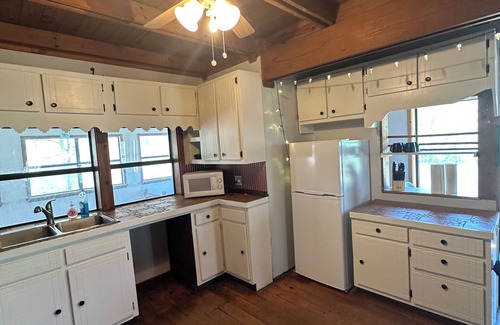 Fox Cabina | Charming 3-bedroom cabin with AC and WiFi in Fox, AR