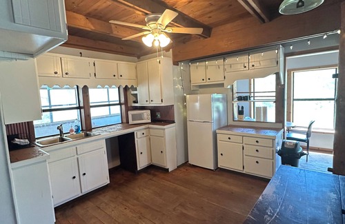 Fox Cabina | Charming 3-bedroom cabin with AC and WiFi in Fox, AR