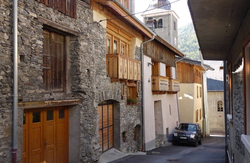 Bozel Chalet De Esquí | Charming 3-bedroom chalet in Bozel, two minutes from the HighStreet
