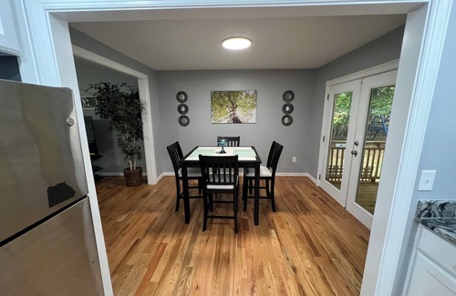 Toddville Road Cabaña | Charming 3-bedroom cottage in pleasant Charlotte with AC, WiFi