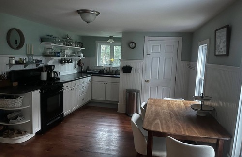 Phippsburg Otro | Charming 3-bedroom farmhouse in fabulous Phippsburg!
