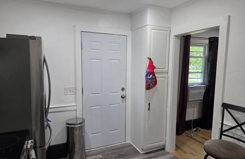 Maple Hill Casa | Charming 3-bedroom house with wishing well,WiFi and AC in Bloomfield