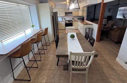 Farmington Casa | Charming 3-bedroom house with a ton of amenities.