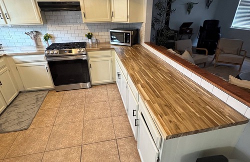 Farmington Casa | Charming 3-bedroom house with a ton of amenities.