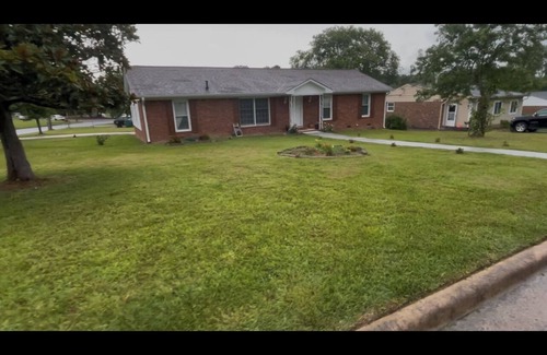 High Point Casa | Charming 3-bedroom house in peaceful High Point with AC