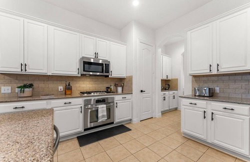 Lewisville Casa | Charming 3-bedroom house in delightful Lewisville with WiFi, AC