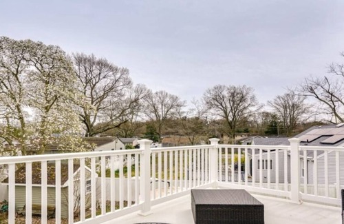 Bayville Casa | Charming 3-bedroom house in Ocean Gate with WiFi and AC.
