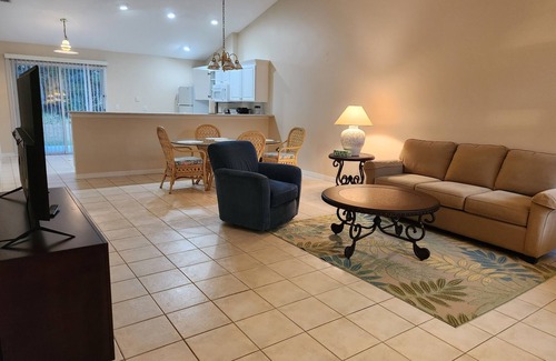 Indian Trails Casa | Charming 3-bedroom house in lovely Palm Coast with WiFi, AC