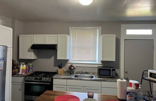Manchester Casa | Charming 3-bedroom house with AC and WiFi in lovely Pittsburgh