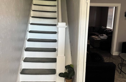 Manchester Casa | Charming 3-bedroom house with AC and WiFi in lovely Pittsburgh