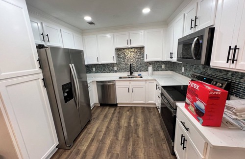 Snellville Casa | Charming 3-Bedroom Home in Lovely Snellville - Pet Friendly Big Fenced Yard!