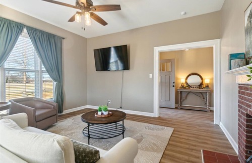 Somerville Casa | Charming 3-bedroom house in Somerville minutes from Blue Oval and Town Square!