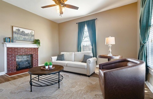 Somerville Casa | Charming 3-bedroom house in Somerville minutes from Blue Oval and Town Square!
