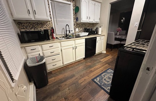 Southfield Casa | Charming 3-bedroom house with WiFi in welcoming Southfield