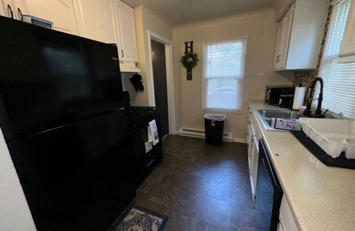 Southfield Casa | Charming 3-bedroom house with WiFi in welcoming Southfield