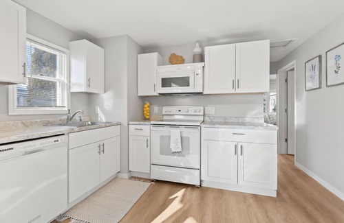 West Allis Casa | Charming 3-bedroom house in enjoyable West Allis with WiFi, AC