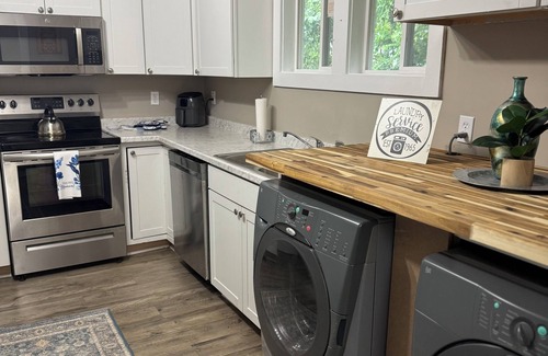 Wilmington Casa | Charming 3-bedroom house in Wilmington with ACnLarry's Love is centrally located