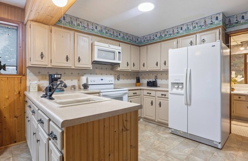 Camdenton Casa | Charming 3-bedroom house in Camdenton with WiFi and AC