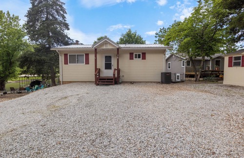 Camdenton Casa | Charming 3-bedroom house in Camdenton with WiFi and AC