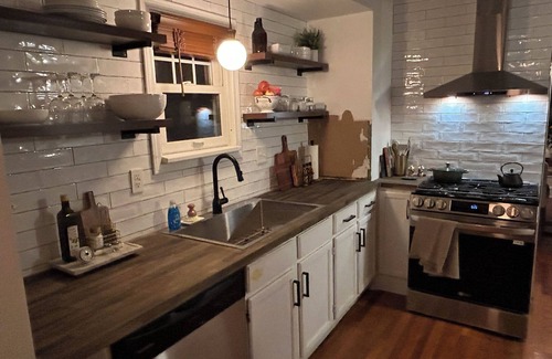 Kamm's Corners Casa | Charming 3-bedroom house with home office in the Kamms Corner neighborhood