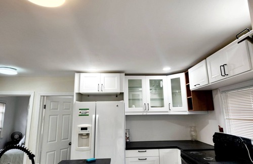 Dix Hills Casa | Charming 3-bedroom house withAC in Dix Hills