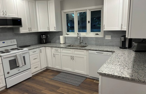 Jamestown Casa | Charming 3-bedroom house with WiFi and AC in Jamestown