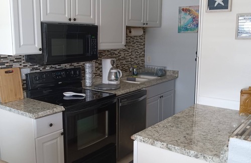 Tropic Casa | Charming 3-bedroom house in wonderful Melbourne with WiFi, AC