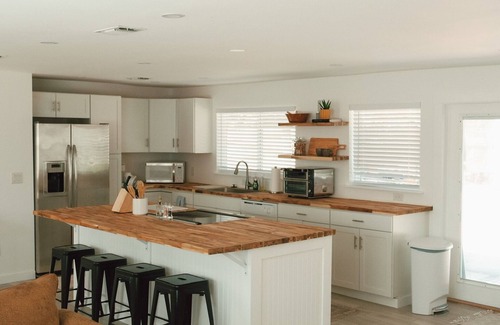 Northeast Pensacola Casa | Charming 3-bedroom house with AC and WiFi in cool Pensacola