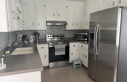 Northeast Pensacola Casa | Charming 3-bedroom house in delightful Pensacola with Pool