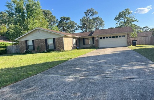 Northeast Pensacola Casa | Charming 3-bedroom house in delightful Pensacola with Pool