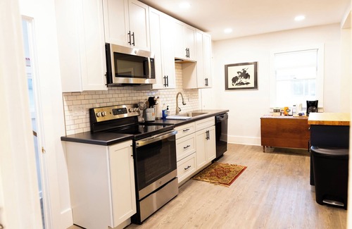 Pentwater Casa | Charming 3-bedroom house with WiFi, AC in delightful Pentwater