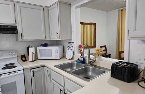 Ellendale Casa | Charming 3-bedroom Home - near BARTLETT-Comfortable & Convenient.