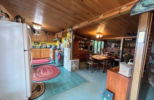 Raymond Casa | Charming 3-bedroom home in Sebago Lake Region