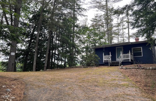 Raymond Casa | Charming 3-bedroom home in Sebago Lake Region