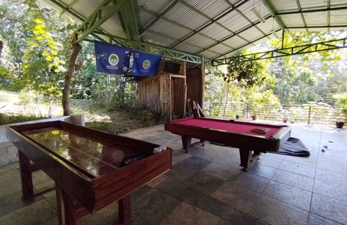 Cantón de Parrita Casa | Charming 3-bedroom house in Guapinol with WiFi and AC