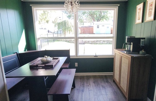 Brewster Casa | Charming 3-bedroom house with AC, fitness equipment, WiFi in brilliant Brewster