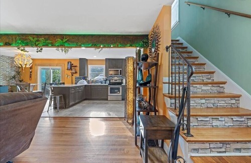 Westgate Casa | Charming 3 Bedroom House in a Quiet Neighborhood