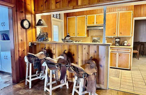 Danevang Casa | Charming 3-bedroom house in serene El Campo with AC