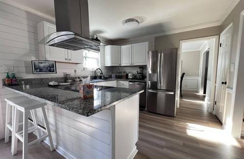 Martinez Casa | Charming 3-bedroom house in Martinez with WiFi and AC 12 minutes from Masters