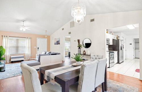 Palm Coast Casa | Charming 3-bedroom house & WiFi - Spotless Villas